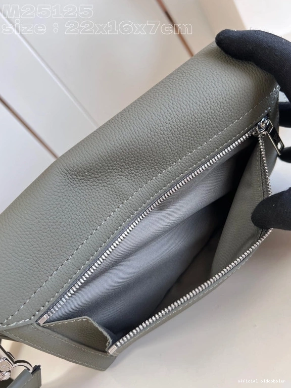 Official oldcobbler VUITTON Takeoff PM-22*16.5*7CM LOUIS Messenger 0716
